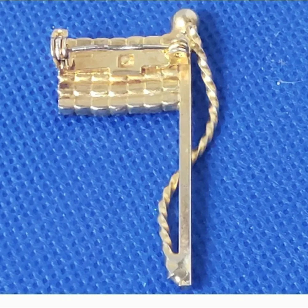 VINTAGE American Flag Pin Crystal Embellished Patriotic Jewelry Collectible